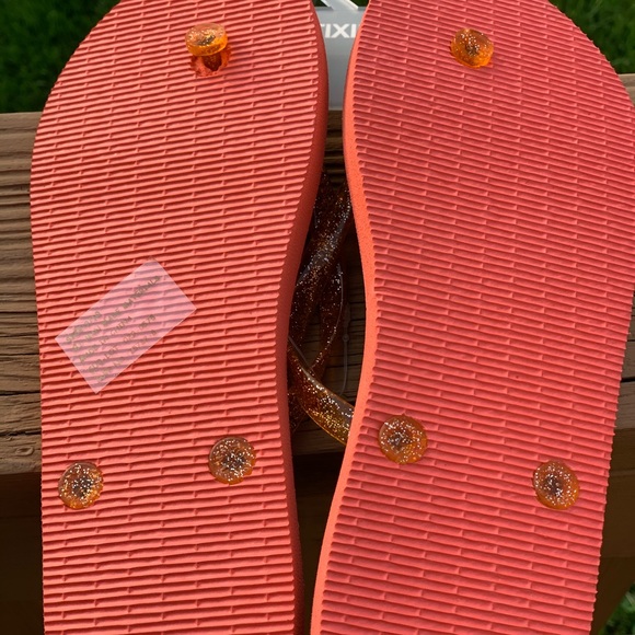 Mix it Hawaiian Flip flops - Picture 3 of 3